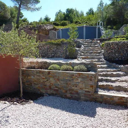 Maison En Corbieres Maritimes Linge De Lit Et Serviettes Non Fournies A Prevoir Svp